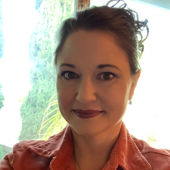 Meet your Posher, Dani - Picture 2 of 2